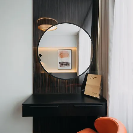 New Skanpol Hotel 3*