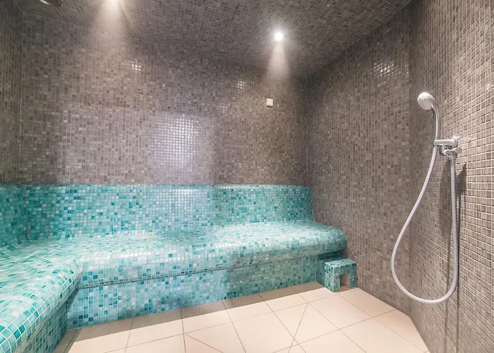 New Skanpol Hotel 3*