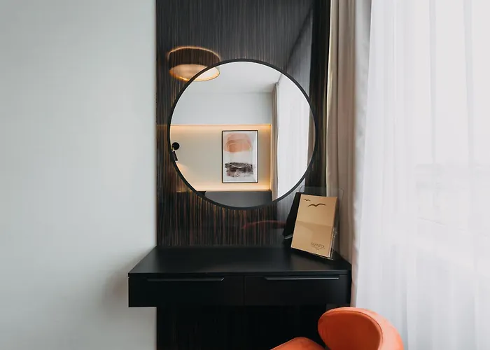 New Skanpol Hotel 3*