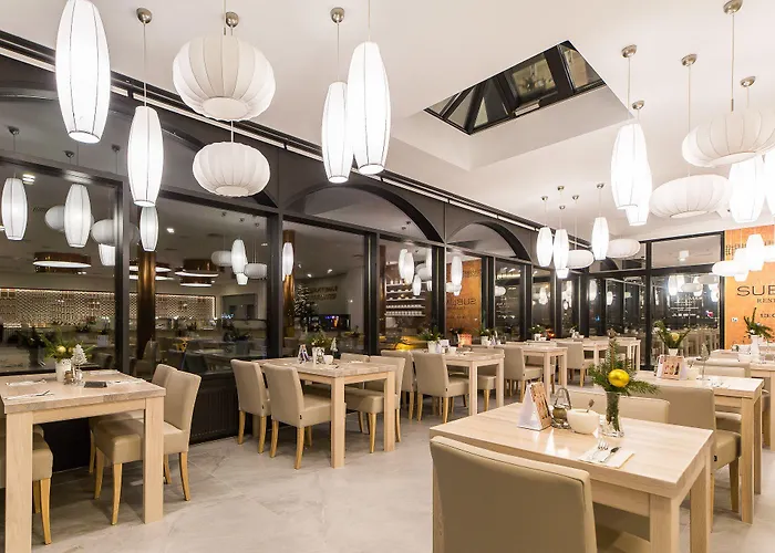 New Skanpol Hotel 3*