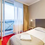 New Skanpol Hotel 3*