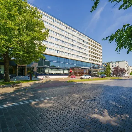 New Skanpol Szálloda