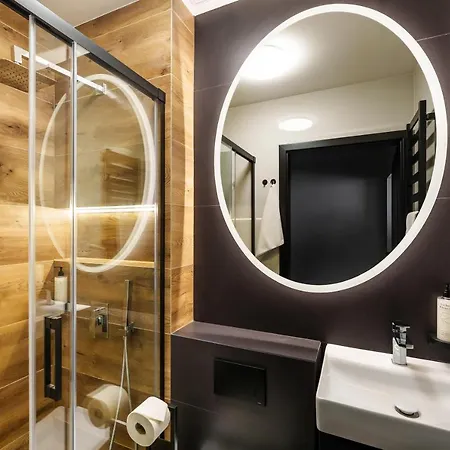 New Skanpol Hotel 3*