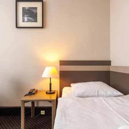 新斯干普酒店 3*