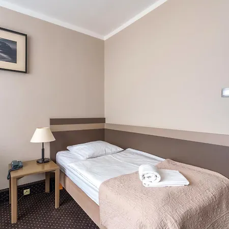 New Skanpol מלון