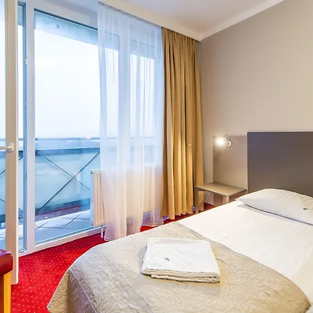 New Skanpol Szálloda 3*