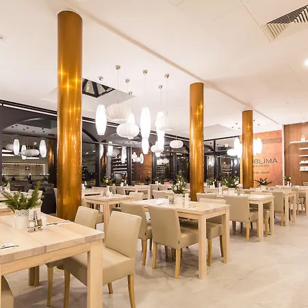 新斯干普酒店 3*