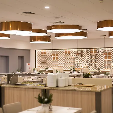 New Skanpol Hotel 3*