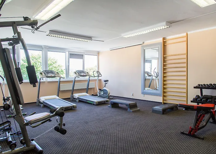 New Skanpol Hotel 3*