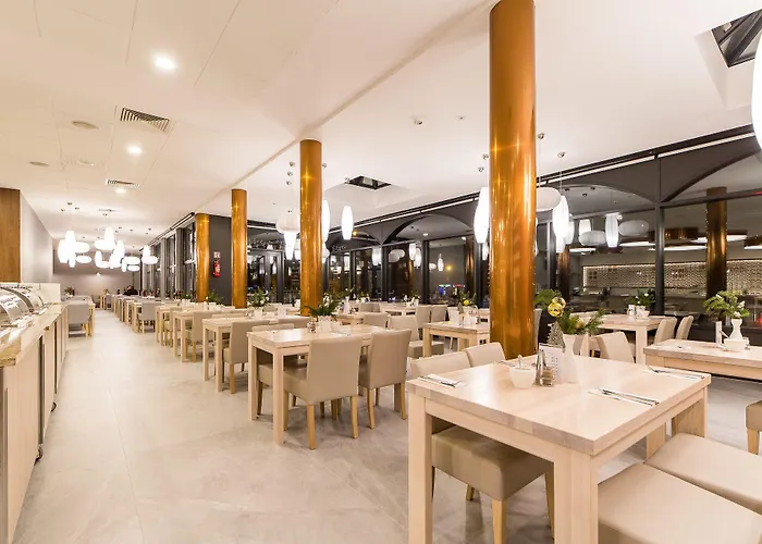 New Skanpol Hotel 3*